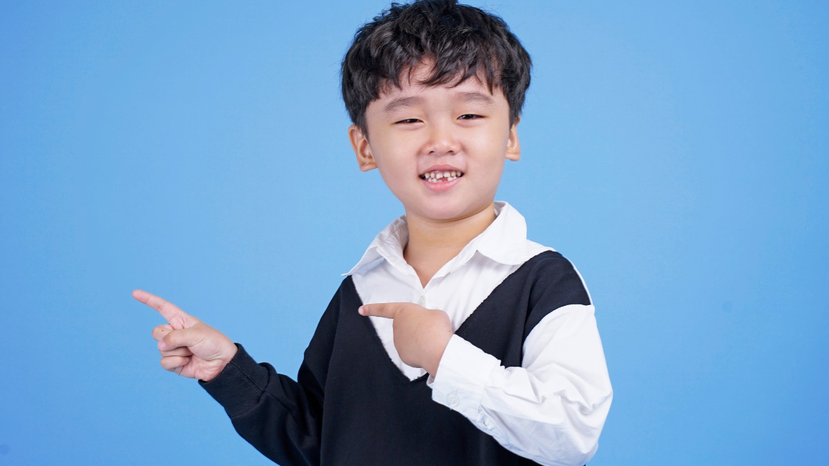 hand gestures in autism