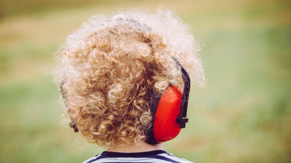 noise-cancelling headphones and autism